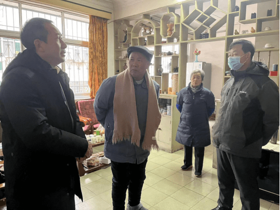 情系老干部 慰问暖人心——孝感中院春节前走访慰问退休老干部231.png