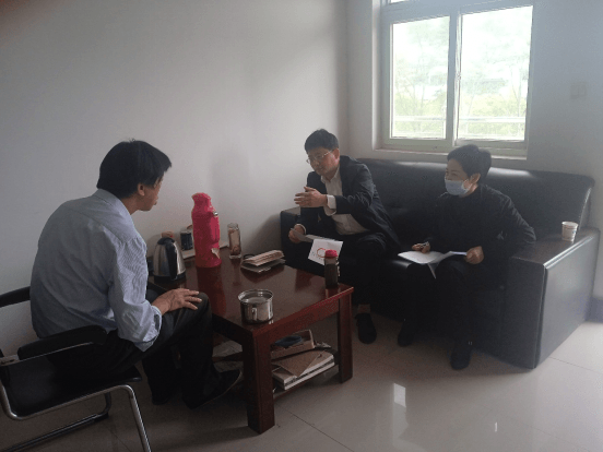 20220513王道见：孝感中院立案庭法官走访企业助力法治化营商环境建设270.png