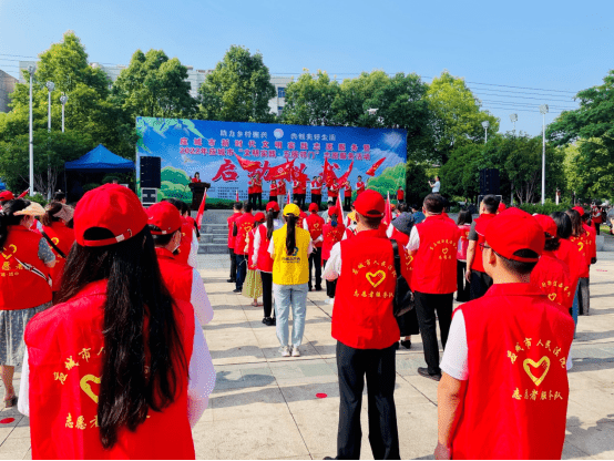 应城法院组织志愿者参加“文明实践·五服邻门”启动仪式134.png