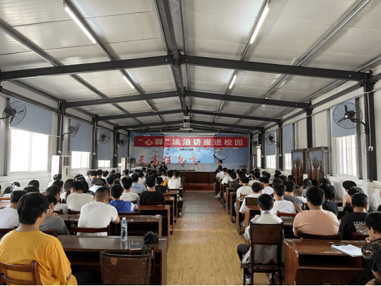 【云梦六•一特辑】未成年人+“心驿”法庭+家庭课堂+法治讲座+司法建议=少年审判“一站式”多元共治1855.png