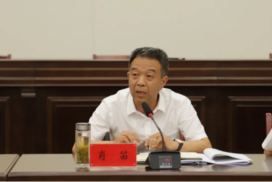 游劝荣院长与安陆法院干警一起学习省第十二次党代会精神977.png