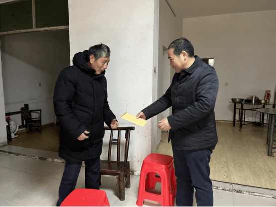 20220128胡月：寒冬送暖践初心  浓浓关怀显真情——王秋隆院长走访慰问困难党员356.png