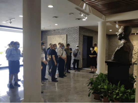 20220610少审庭郝君：缅怀革命先烈 感受法院变化——孝感中院组织“五老”志愿者开展党史学习教育活动203.png