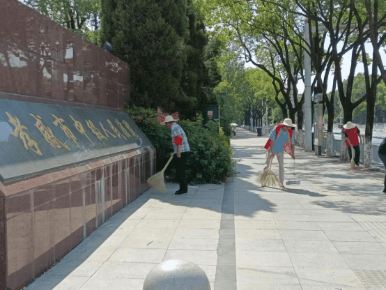 20220701司行处陈镭：顶烈日战高温 城市创建不降温172.png