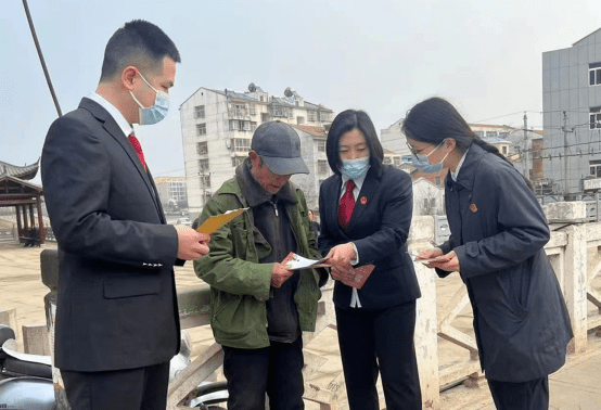 【共同缔造法院同行】“上门赶集”普法 “下地调研”解纷 杨店法庭以实际行动服务基层社会治理工作457.png