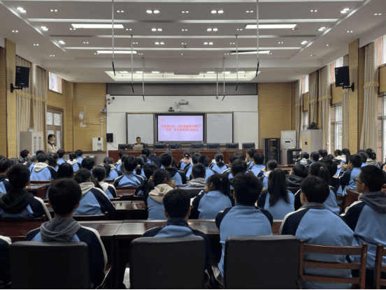 2023.04.26孝昌法院投稿——《筑牢法律意识，依法守护少年的你——孝昌法院、团孝昌县委开展“送法进校园”活动》392.png